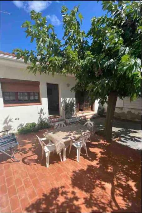 Maison Proche Plage Canet-en-Roussillon Exterior foto